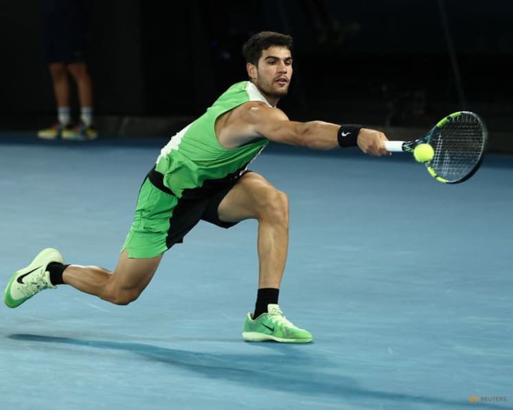 Alcaraz tames De Minaur to reach Australian Open semi-finals