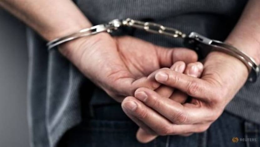Lelaki ditangkap serang & rompak telefon bimbit, wang $200 mangsa