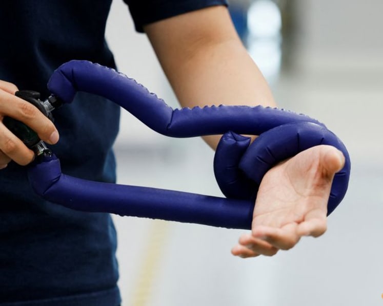South Korea-US team unveils robotic technology that dresses the wearer
