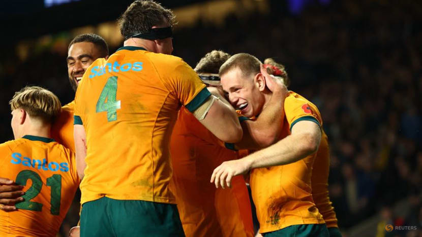 Australia's Jorgensen snatches crazy late win over England