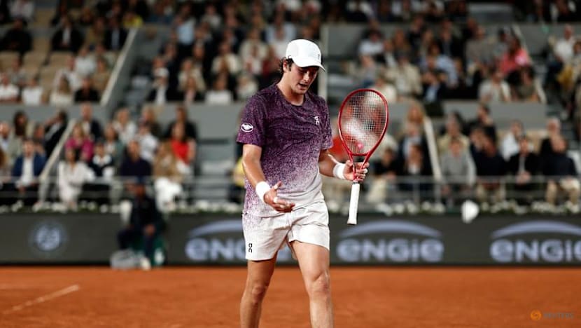 Resolute Mensik makes Paris semis, Andreeva and Kostyuk set up meeting