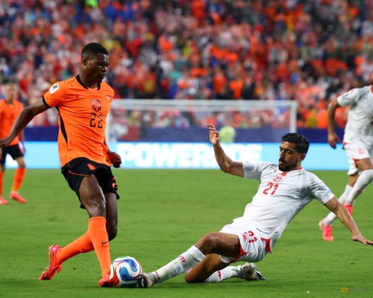 Real Madrid sign Dutch full-back Dumfries from Inter Milan