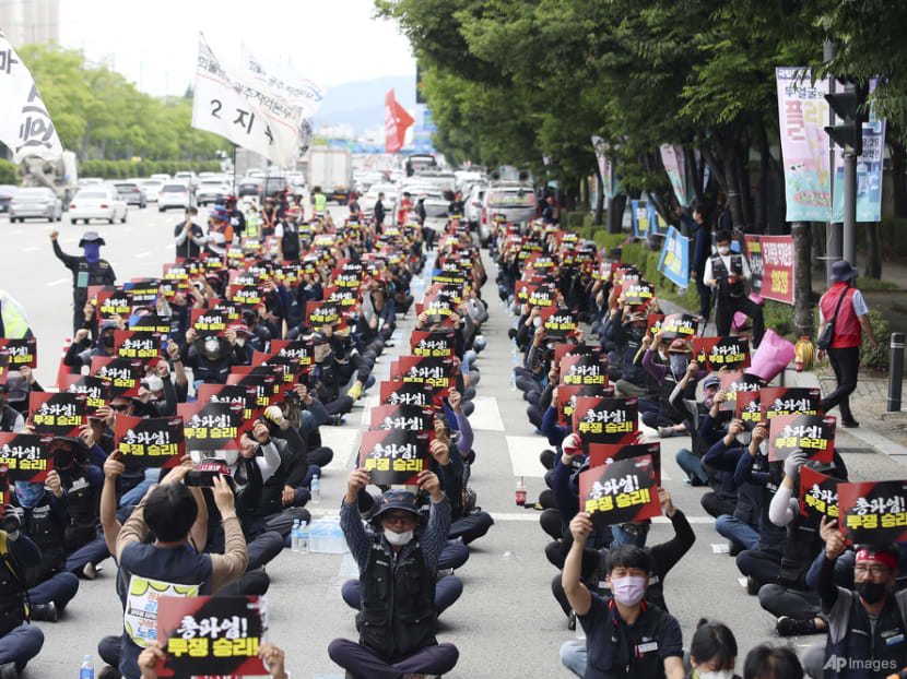 Commentary: Truckers&rsquo; strike shows South Korea government needs to focus on people more than corporations