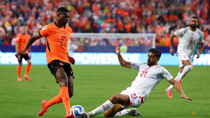 Real Madrid sign Dutch full-back Dumfries from Inter Milan