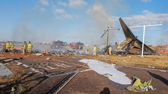 失事济州航空客机或尝试“机腹着陆” 第二次尝试便坠毁
