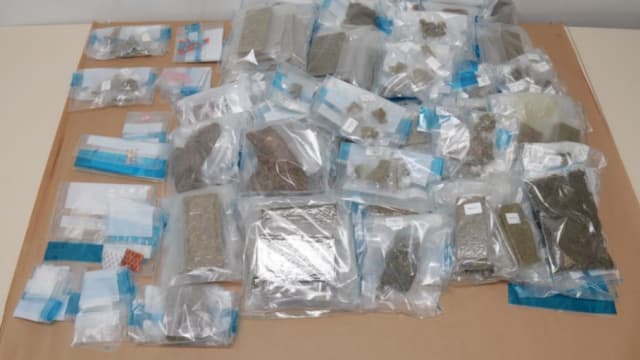 肃毒局突击加文纳路私宅单位 起获近七公斤大麻