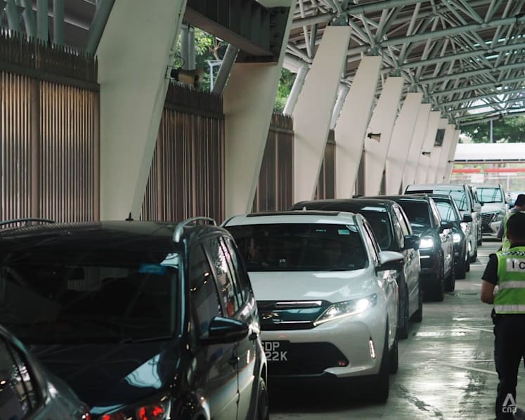 30 motorists caught for queue cutting, other traffic offences at Woodlands Checkpoint