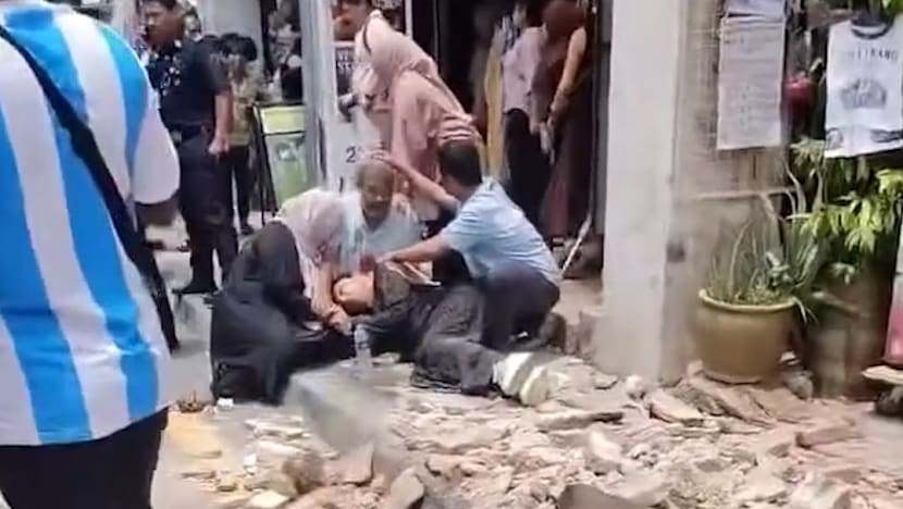 பினாங்கில் சரிந்த விழுந்த கடைவீடு - சுற்றுப்பயணிகள் காயம்