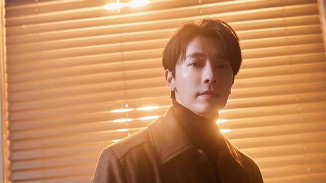 Super Junior东海演唱会重摔　遭升降台绊倒“前扑倒地”