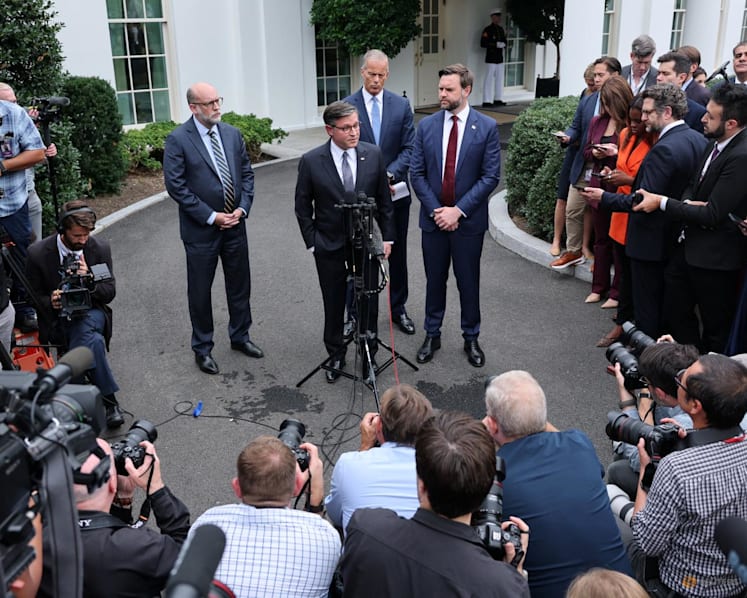 Mass layoffs to begin if shutdown talks stall, says White House