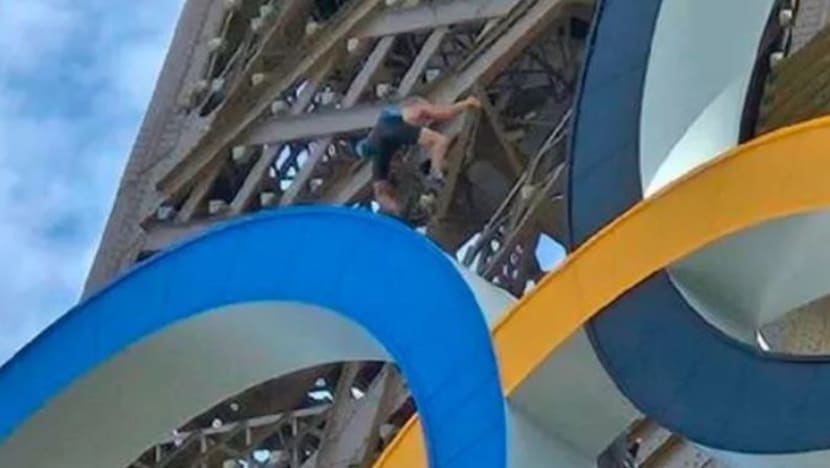 Penceroboh Menara Eiffel ditangkap beberapa jam sebelum majlis penutup Olimpik Paris