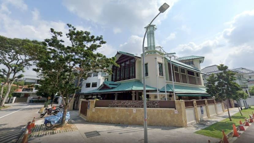 Masjid Abdul Hamid Kampung Pasiran ditutup sementara setelah dikunjungi kes COVID-19 Masjid Abdul Hamid Kampung Pasiran ditutup sementara setelah dikunjungi kes COVID-19