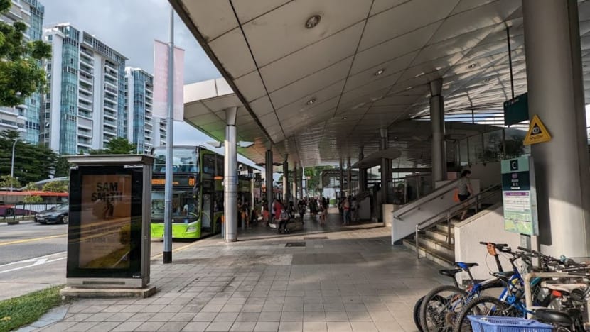 Polis siasat kes budak 10 tahun ditampar di Stesen MRT Kovan ketika dalam perjalanan ke kelas madrasah Polis siasat kes budak 10 tahun ditampar di Stesen MRT Kovan ketika dalam perjalanan ke kelas madrasah