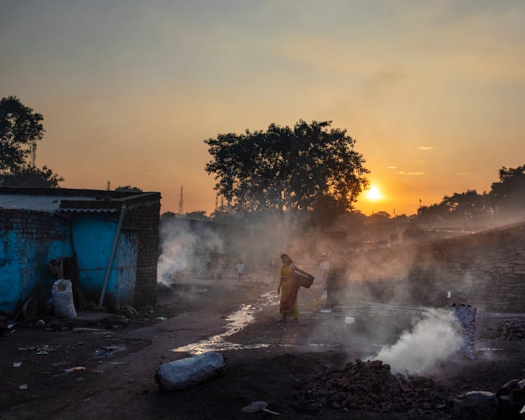 Smog chokes Indian capital as air pollution levels soar