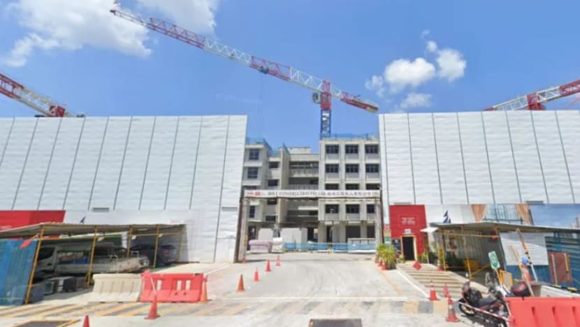 Pekerja maut terjatuh 10 tingkat di tapak binaan BTO Sembawang Pekerja maut terjatuh 10 tingkat di tapak binaan BTO Sembawang