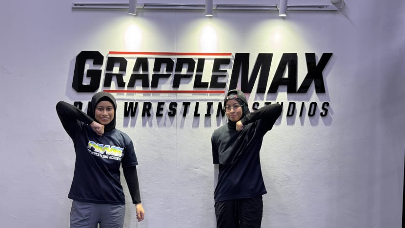 Usaha gigih pasangan kembar ini capai cita-cita jadi ahli gusti profesional