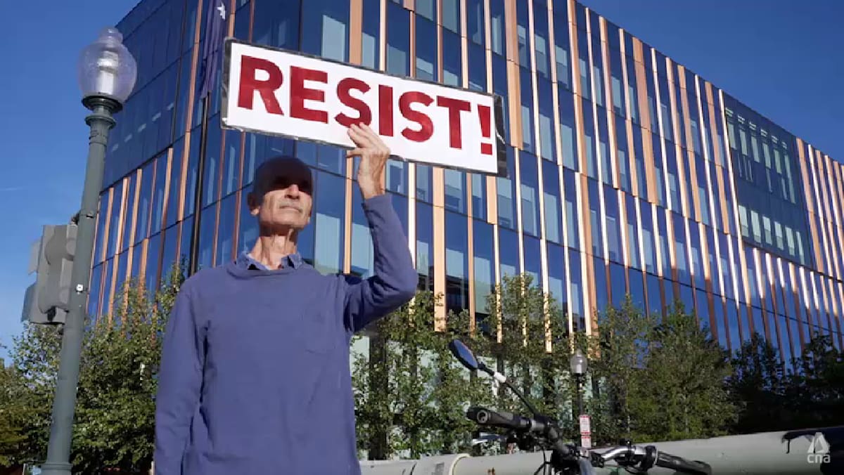 Democrats face tough midterm fight next year amid power vacuum, lack of unifying message