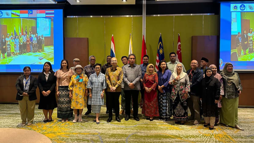 Kebaya ke UNESCO: Indonesia akhirnya setuju sertai 4 Negara ASEAN termasuk Singapura Kebaya ke UNESCO: Indonesia akhirnya setuju sertai 4 Negara ASEAN termasuk Singapura