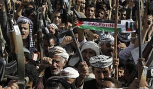 Israel attacks Yemeni ports, warns that Houthi leader could be target
