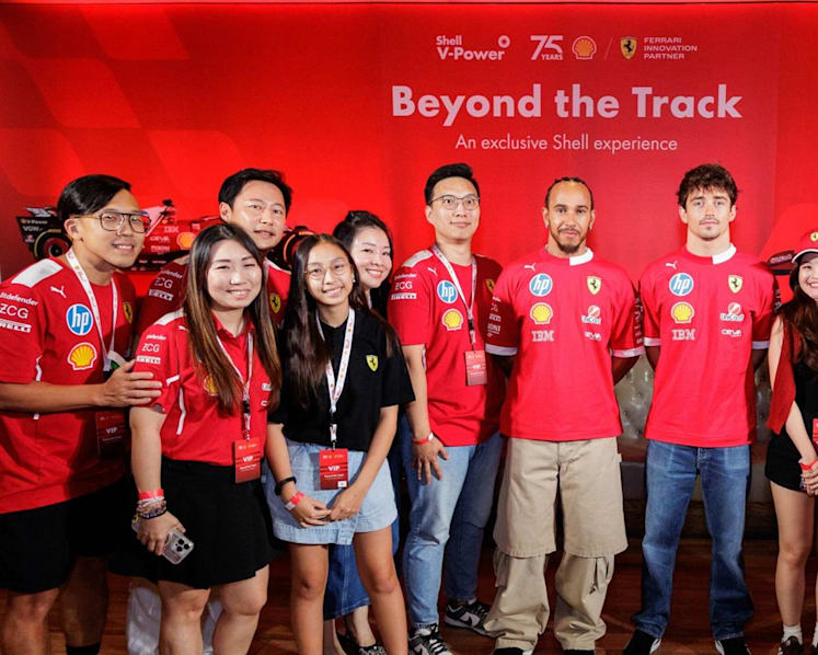 75 years of collaboration in the fast lane: Shell and Scuderia Ferrari HP celebrate with Formula 1 icons in Singapore