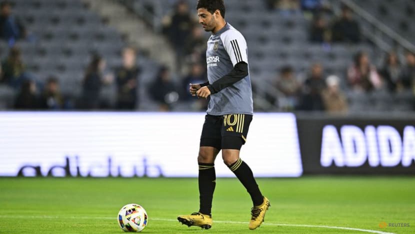 Former Arsenal, Sociedad attacker Vela retires