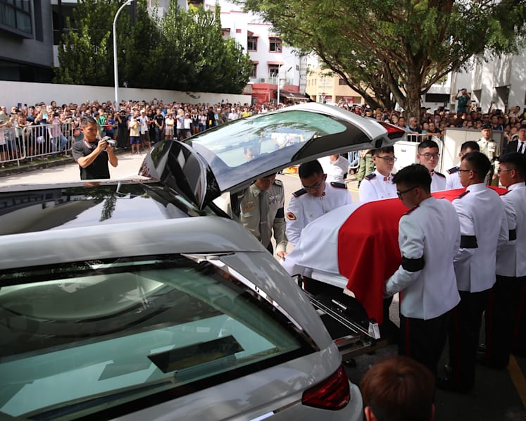 Actor Aloysius Pang given final military send-off, cremated Sunday evening