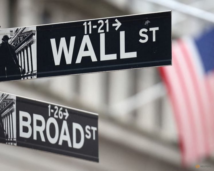 US stocks end higher as AI shares stabilise 