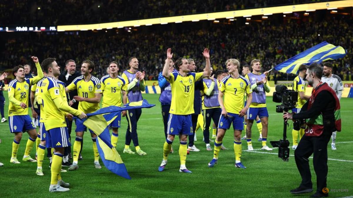 Sweden seek redemption after grabbing World Cup lifeline