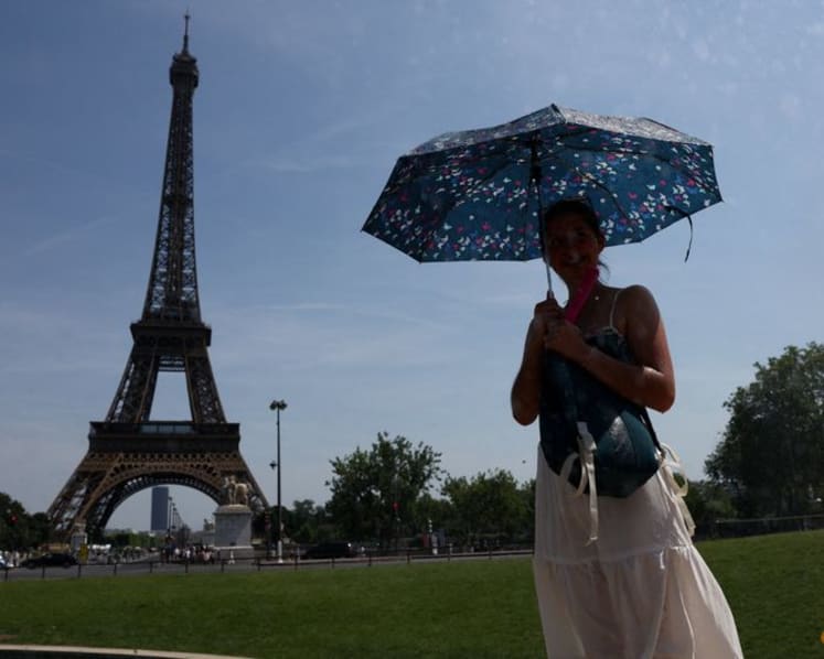 Record heatwave disrupts Europe as France warns death toll to rise