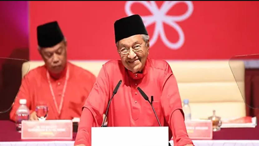 Mantan PM M'sia Mahathir, 4 AP lain dipecat daripada Bersatu Mantan PM M'sia Mahathir, 4 AP lain dipecat daripada Bersatu