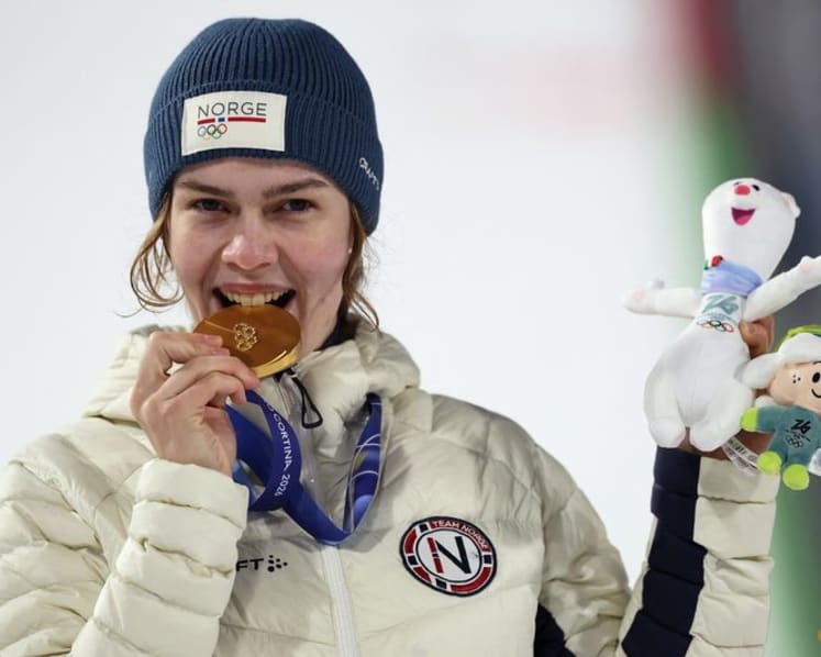 Ski Jumping-Norway's Stroem soars to gold ahead of Prevc in thriller