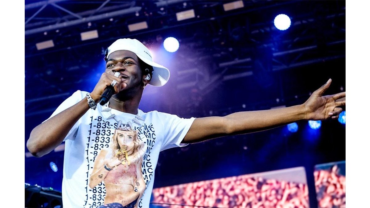 Lil Nas X wants Dolly Parton for Old Town Road Remix 8days