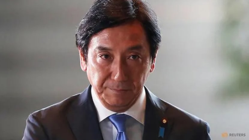 Tawar hadiah kepada pengundi, Menteri Perdagangan Jepun letak jawatan