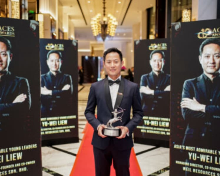 Mr. Yu-Wei Liew of WEIL Hotel wins Asia’s Most Admirable Young Leader at ACES Awards 2025