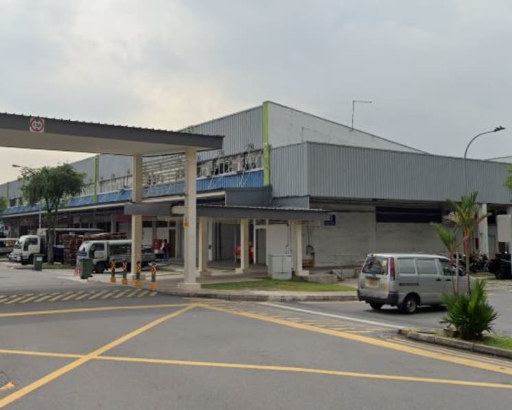Jail for business owner who caught COVID-19, but left isolation to work