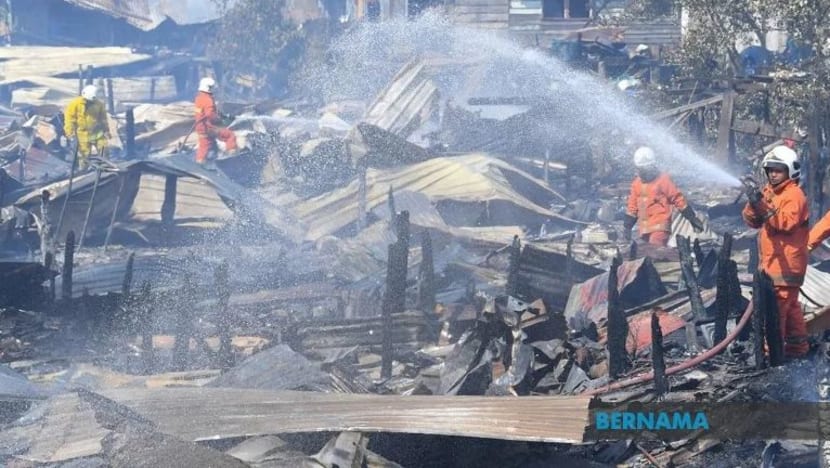 3 beranak rentung setelah kampung terbakar 3 beranak rentung setelah kampung terbakar