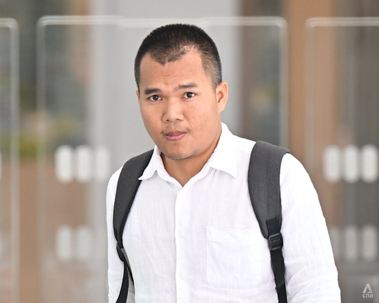 Man urinates in MRT train in full view of commuters; gets jail and fine