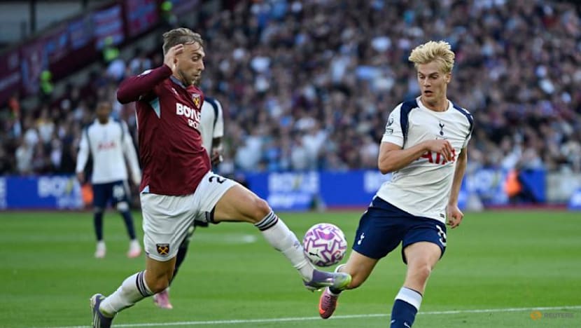 Spurs deepen West Ham's woes with 3-0 win as Soucek sees red