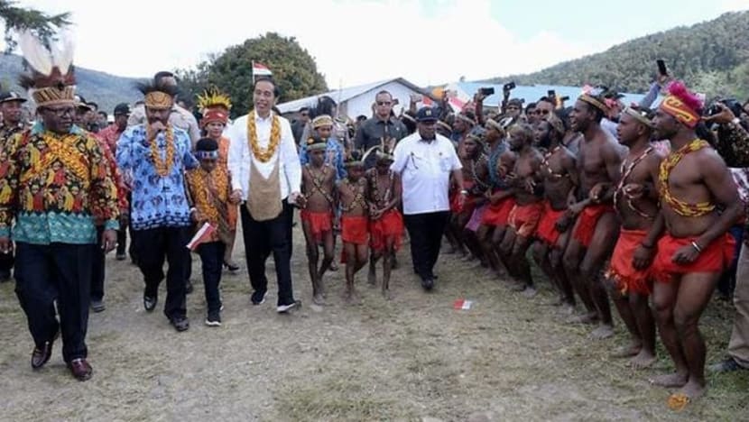 Presiden Jokowi rasmikan jambatan; reda ketegangan di Papua