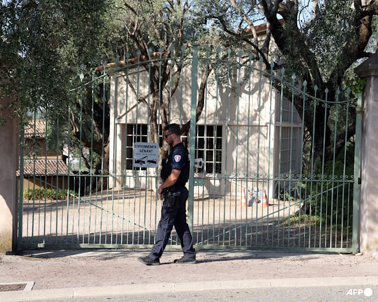 Thieves steal three paintings from Renoir Museum on French Riviera Thieves steal three paintings from Renoir Museum on French Riviera