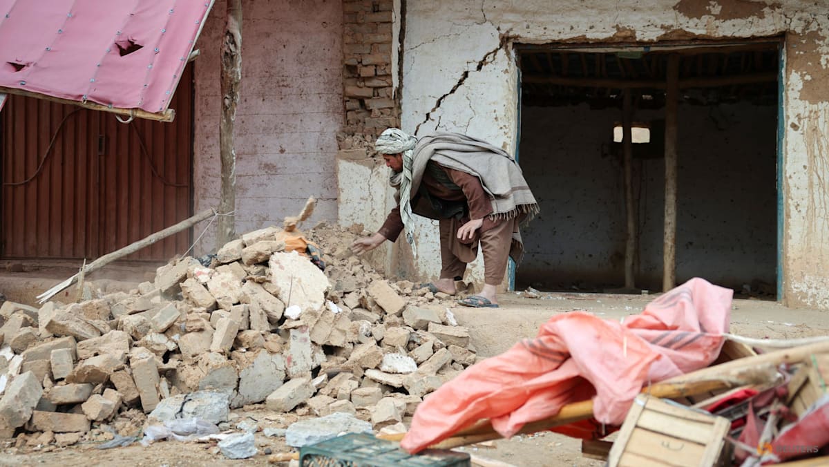 Afghans begin clean-up after powerful earthquake that killed 20