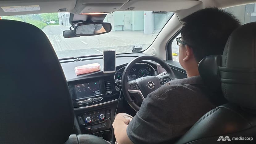 Commentary: Maybe private-hire drivers and food delivery riders don’t want full-time jobs Commentary: Maybe private-hire drivers and food delivery riders don’t want full-time jobs