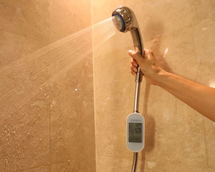 Smart showers with colour codes or panel display for water usage levels picked for new flats