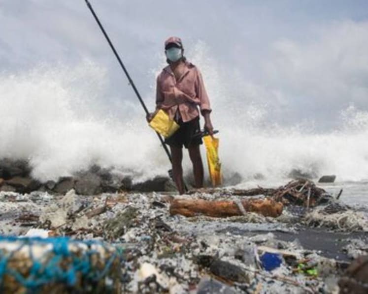 Data recorder recovered as ship with chemicals sinks off Sri Lanka