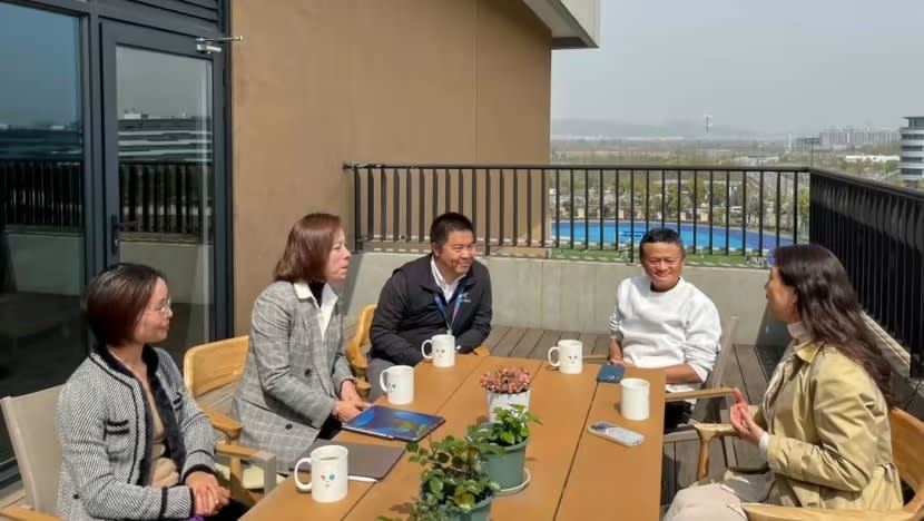 Pengasas Alibaba Jack Ma pulang ke China untuk lawat sekolah di Hangzhou