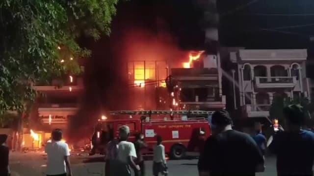 印度新德里儿童医院深夜遇火神 六名新生儿死亡