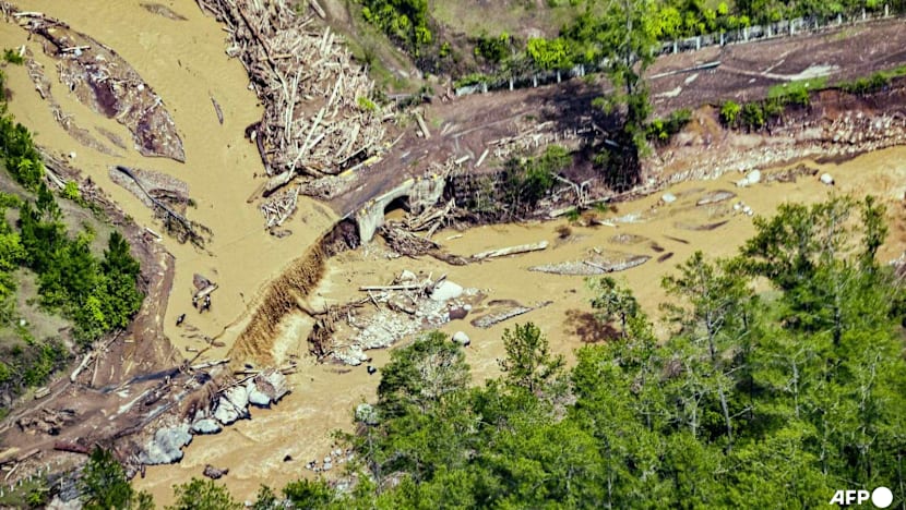 Starvation fears as more heavy rain threaten flood-ruined Indonesia