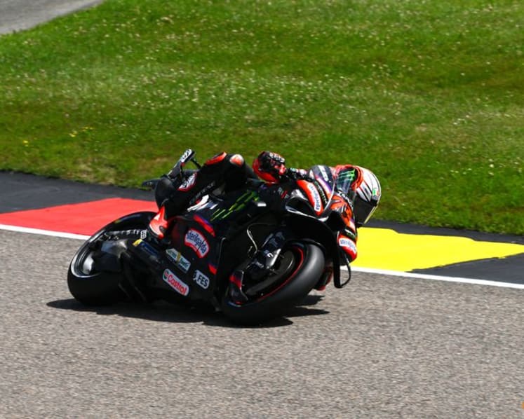Bezzecchi shatters lap record to beat Marquez brothers to Aragon GP pole