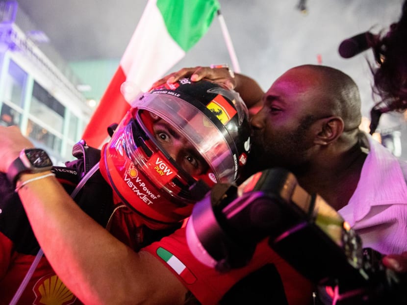 Ferrari's Sainz wins F1 Singapore Grand Prix in dramatic race, but fans of Verstappen leave disappointed
