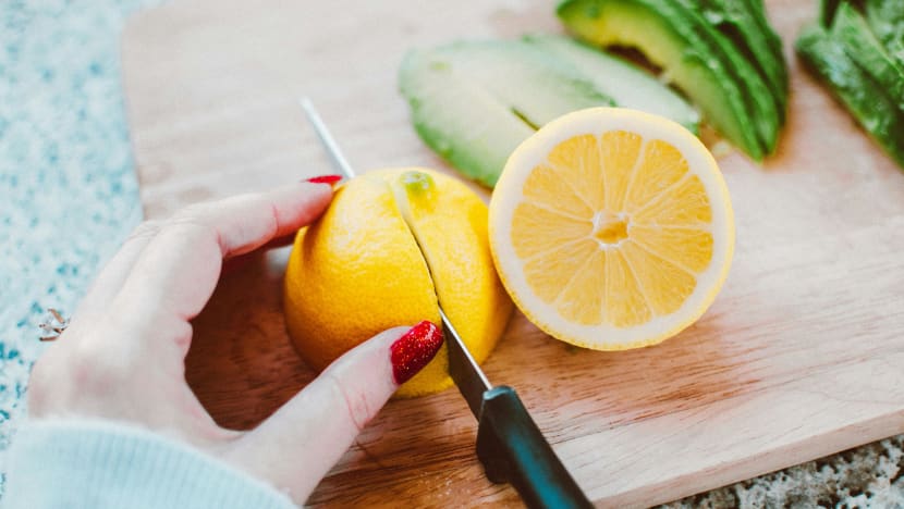 Manfaat air rendaman lemon untuk kesihatan, diet dan kecantikan Manfaat air rendaman lemon untuk kesihatan, diet dan kecantikan